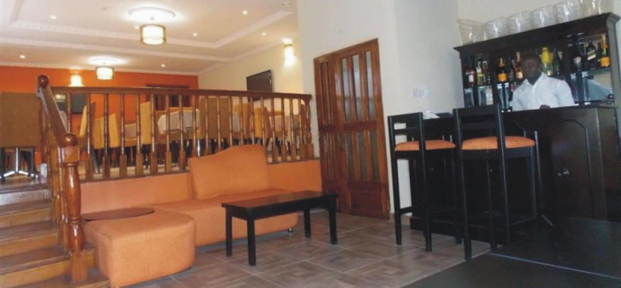 Crown Cottage Hotel 이케야 외부 사진
