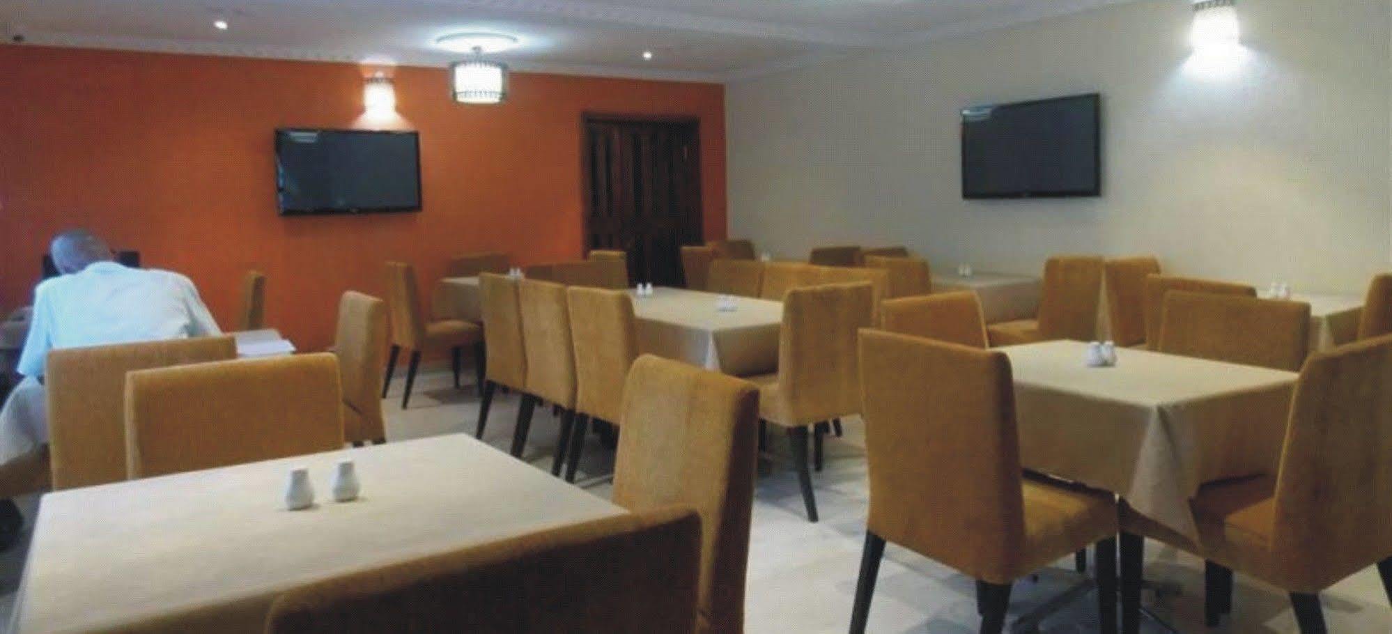 Crown Cottage Hotel 이케야 외부 사진