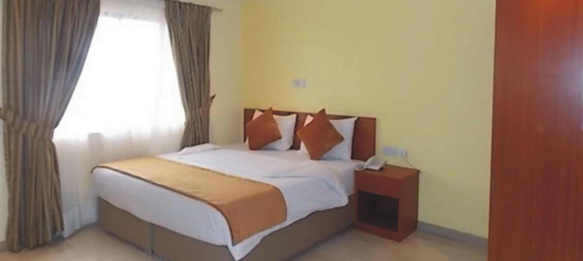 Crown Cottage Hotel 이케야 외부 사진